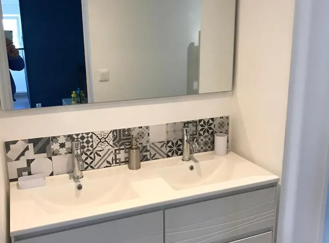 Proche St Martin De * Bréhal