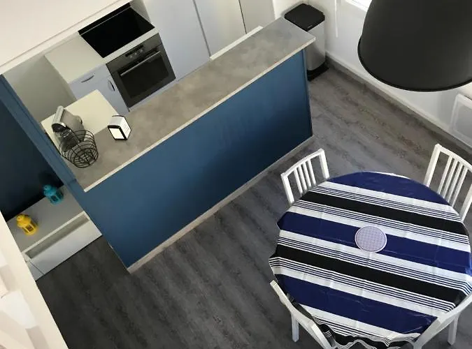 Proche St Martin De *